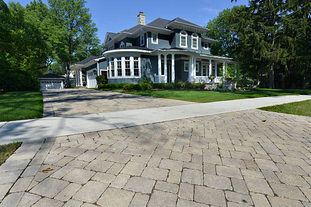 Best Concrete Driveway Paving in Kingsburg, CA